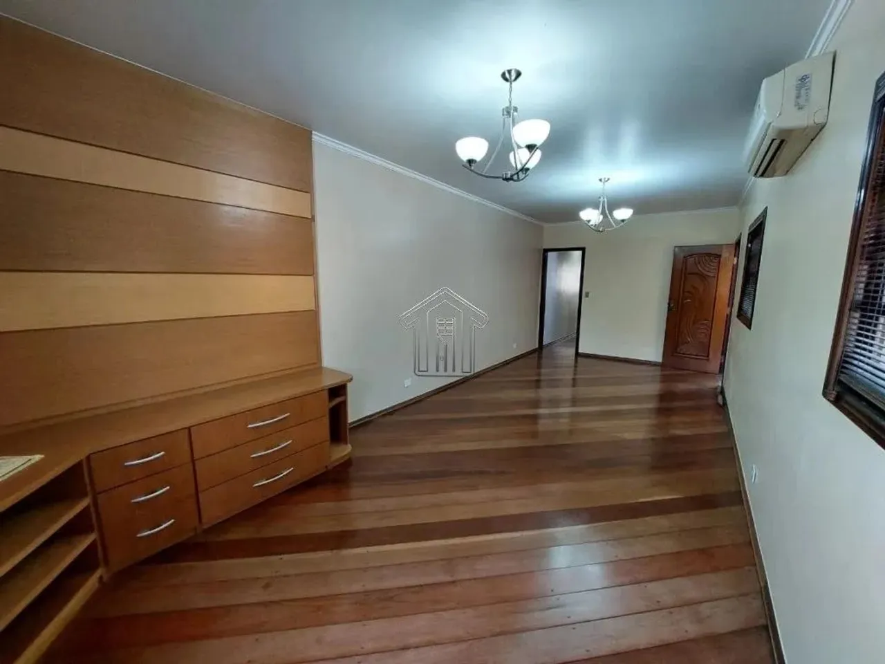 Casa (Sobrado) para Locação, 3 dorm(s), 1 suite(s), 13 vaga (s), 202 m². Lindíssimo!