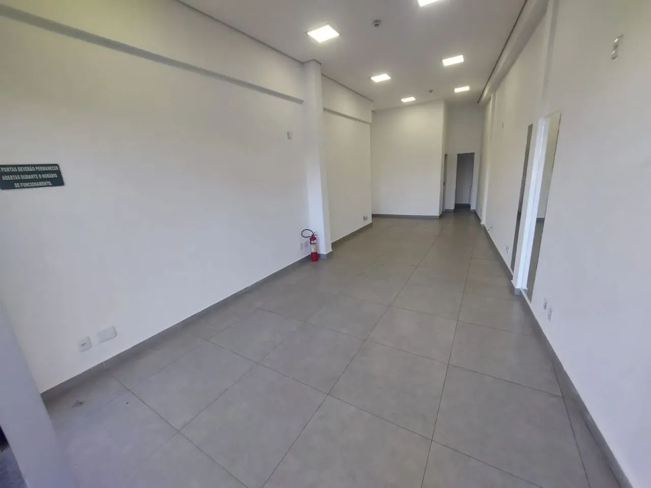 Loja / Salão / Ponto Comercial para alugar em Contagem - Foto 2