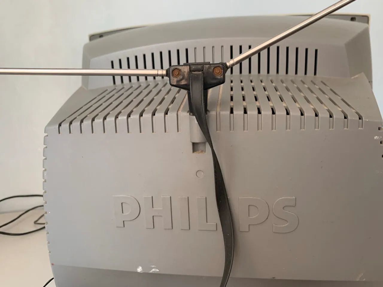 Vendo tv Philips 21? antiga excelente + DVDs - Foto 5