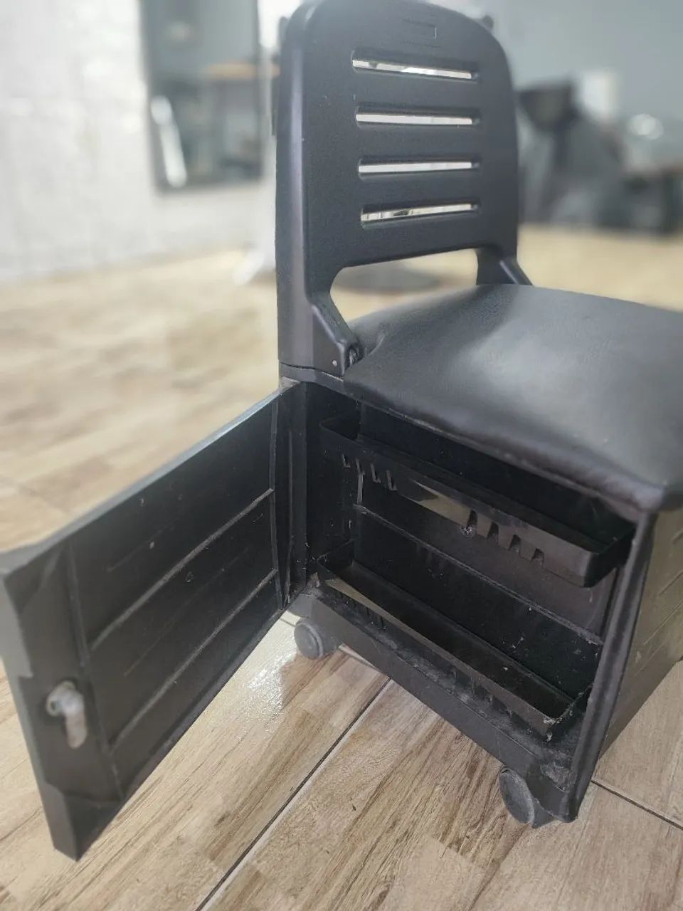 VENDO POLTRONA PARA MANICURE  - Foto 3