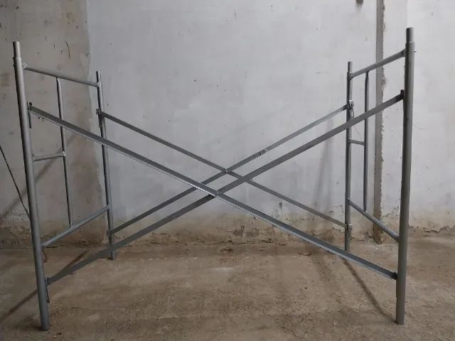 andaime reformado com escada