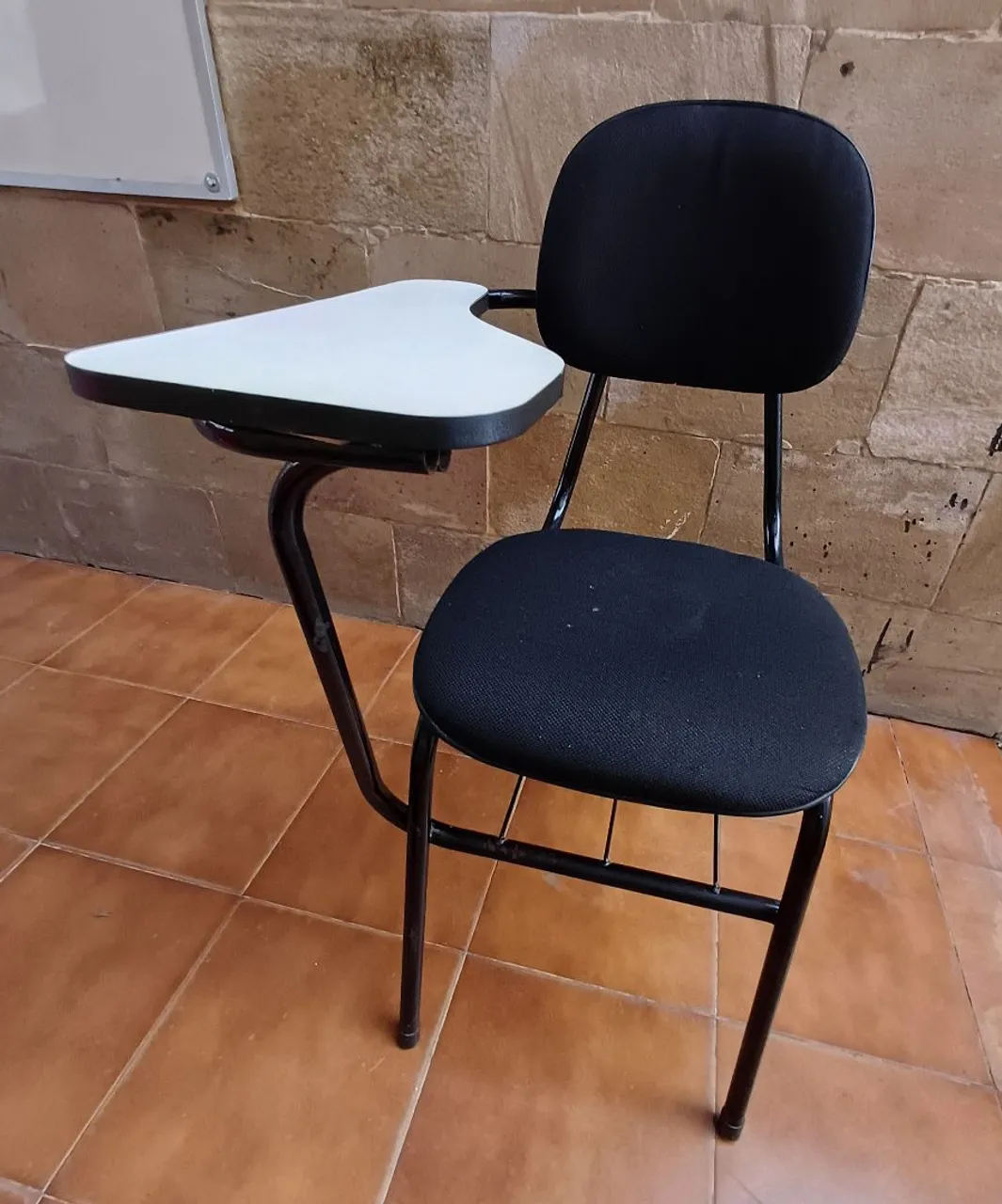 Cadeira Universitária / Escolar com prancheta