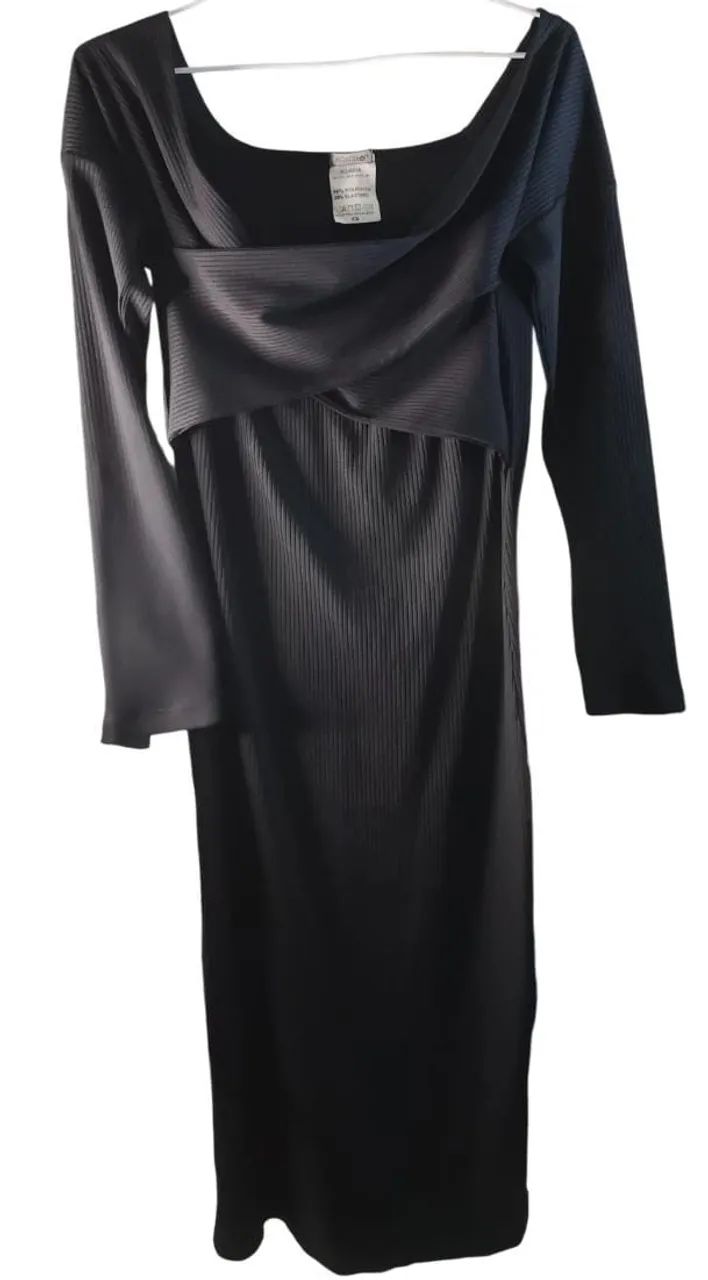 Vestido tubinho com decote