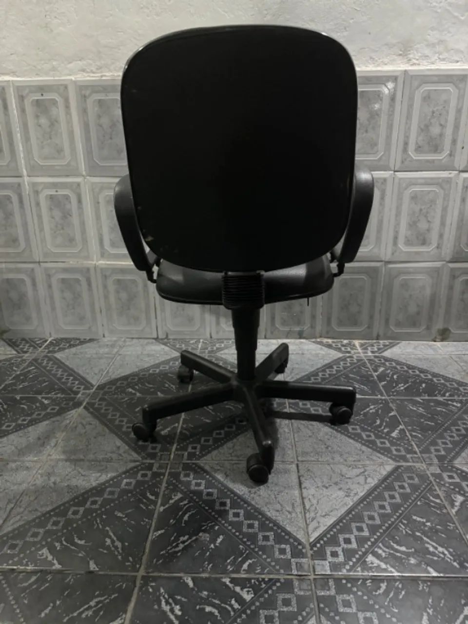 Cadeira de Escritório Giratória! - Foto 3