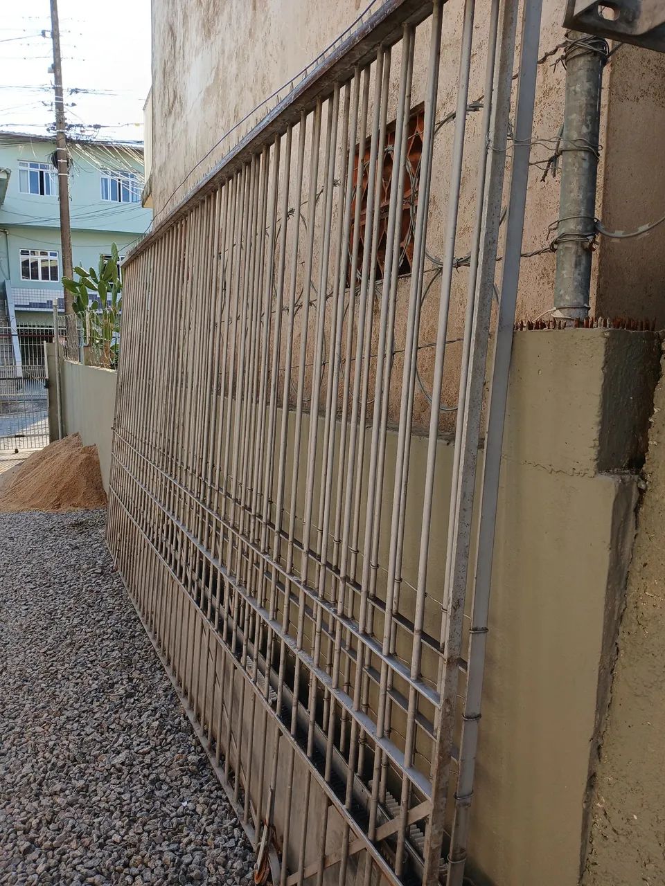 Grade de Metal Resistente64520798194945122