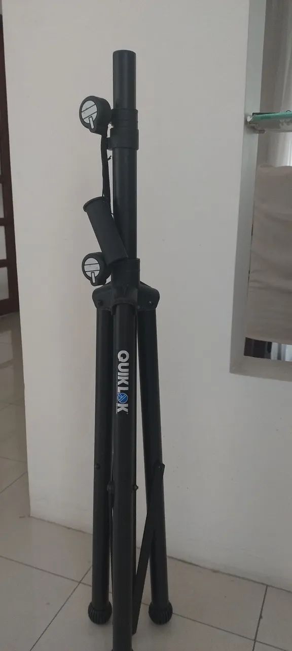 Pedestal p/caixa de som estilo italiano