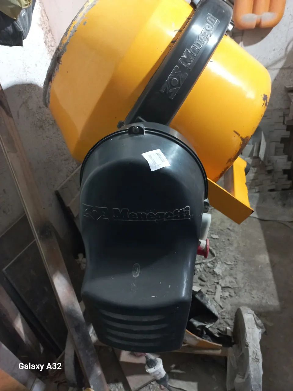 Betoneira 150L bem conservada 
