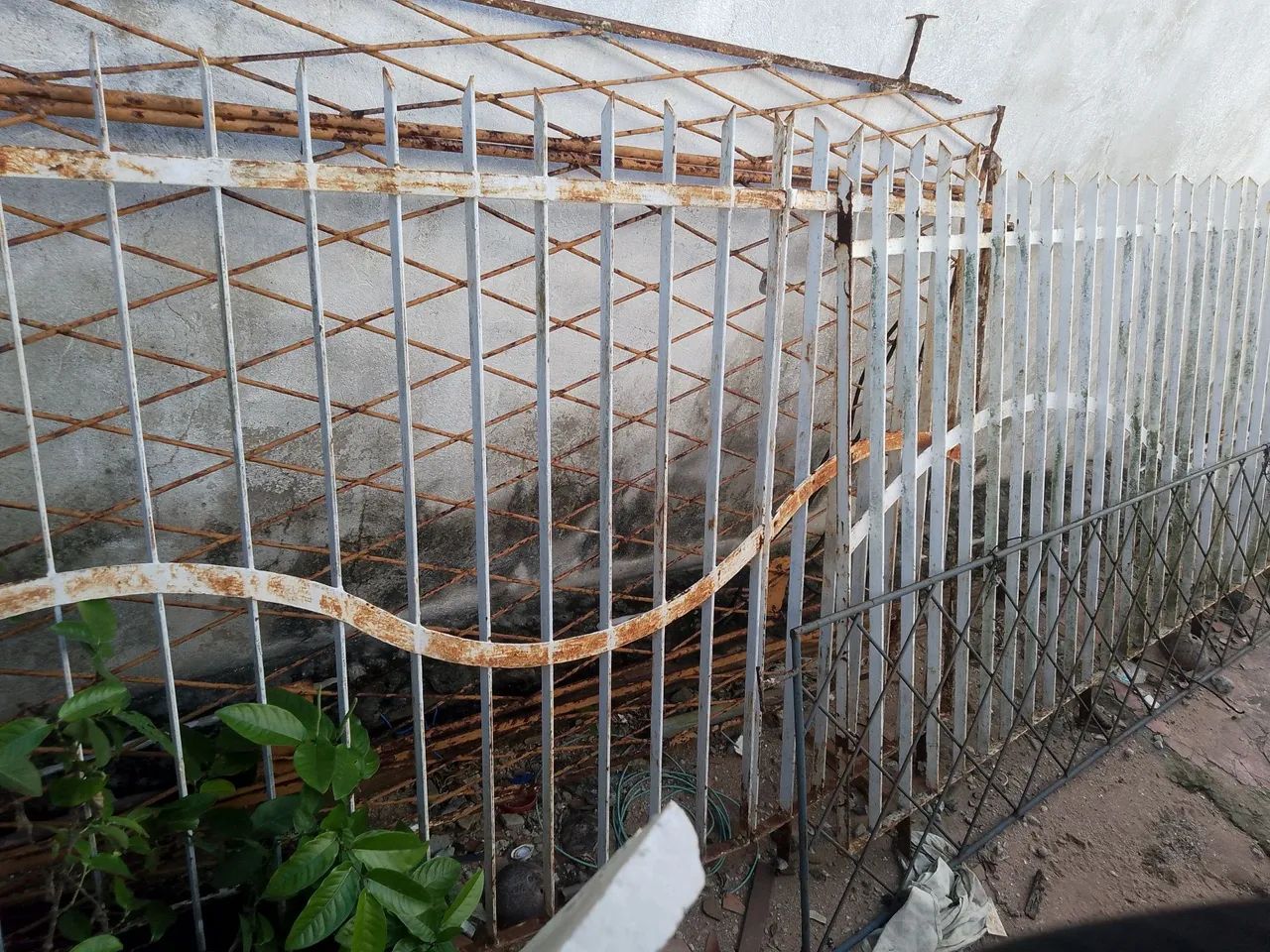 Conjunto de portão e grades. - Foto 2