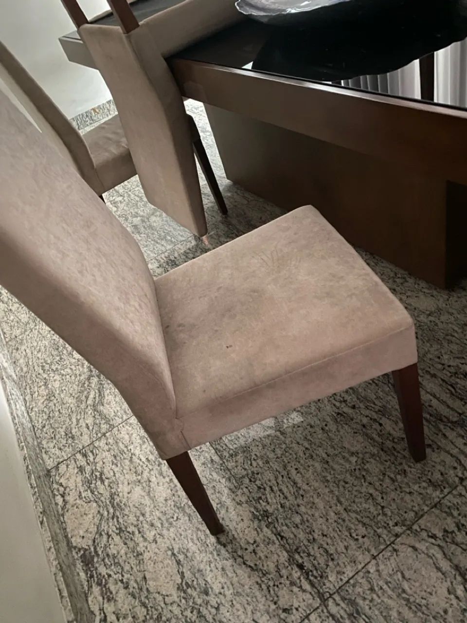 Cadeiras para mesa de jantar/Líder Interiores.