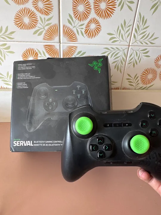 Controle Razer Serval Bluetooth para PC e Celular