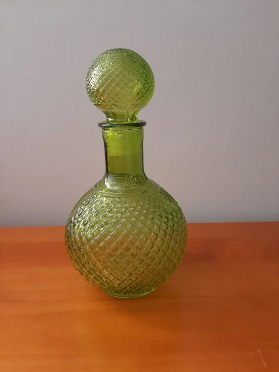 Licoreira bico de jaca cor verde
