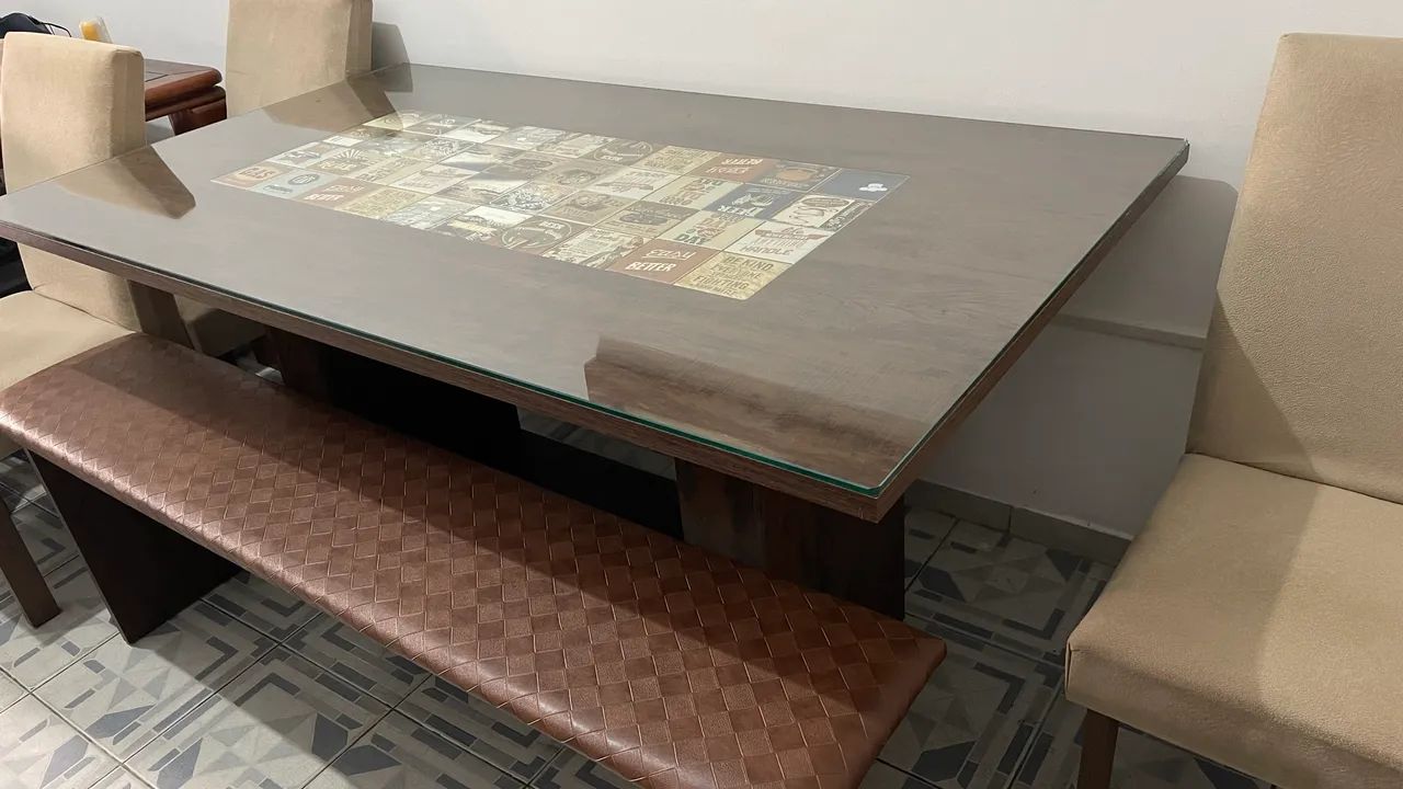 Mesa de jantar com tampo de vidro 160x90cm