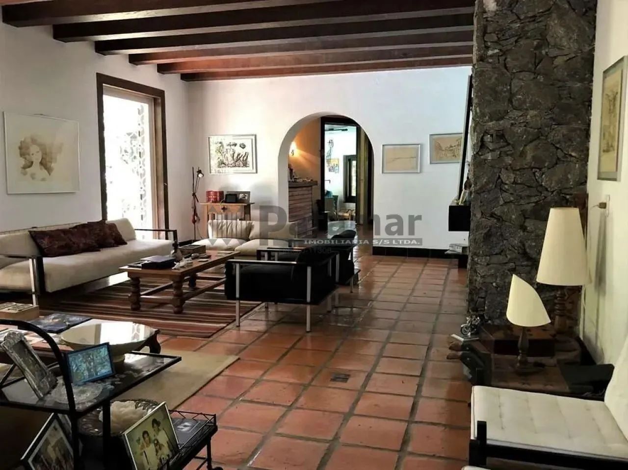 Casa 3 quartos e 3 suítes Rústica, 2.400m² de terreno, 2 piscinas (externa e raia coberta) - Foto 4