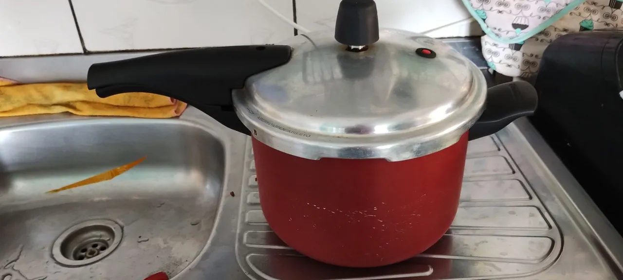 Panela de Pressão Vermelha Tramontina
