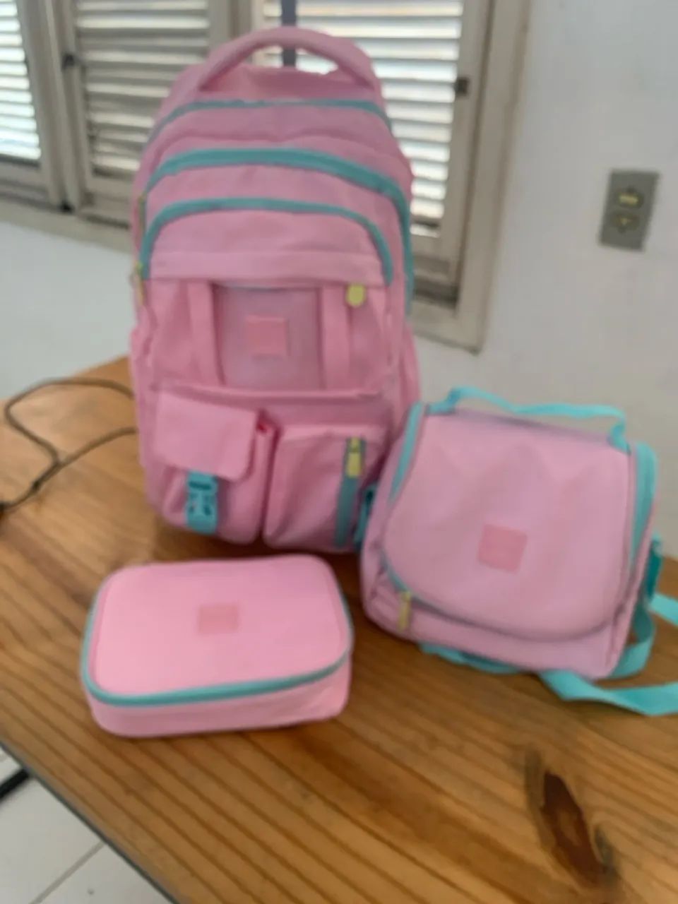 Kit Escolar Infantil Rosa com Mochila, Lancheira e Estojo