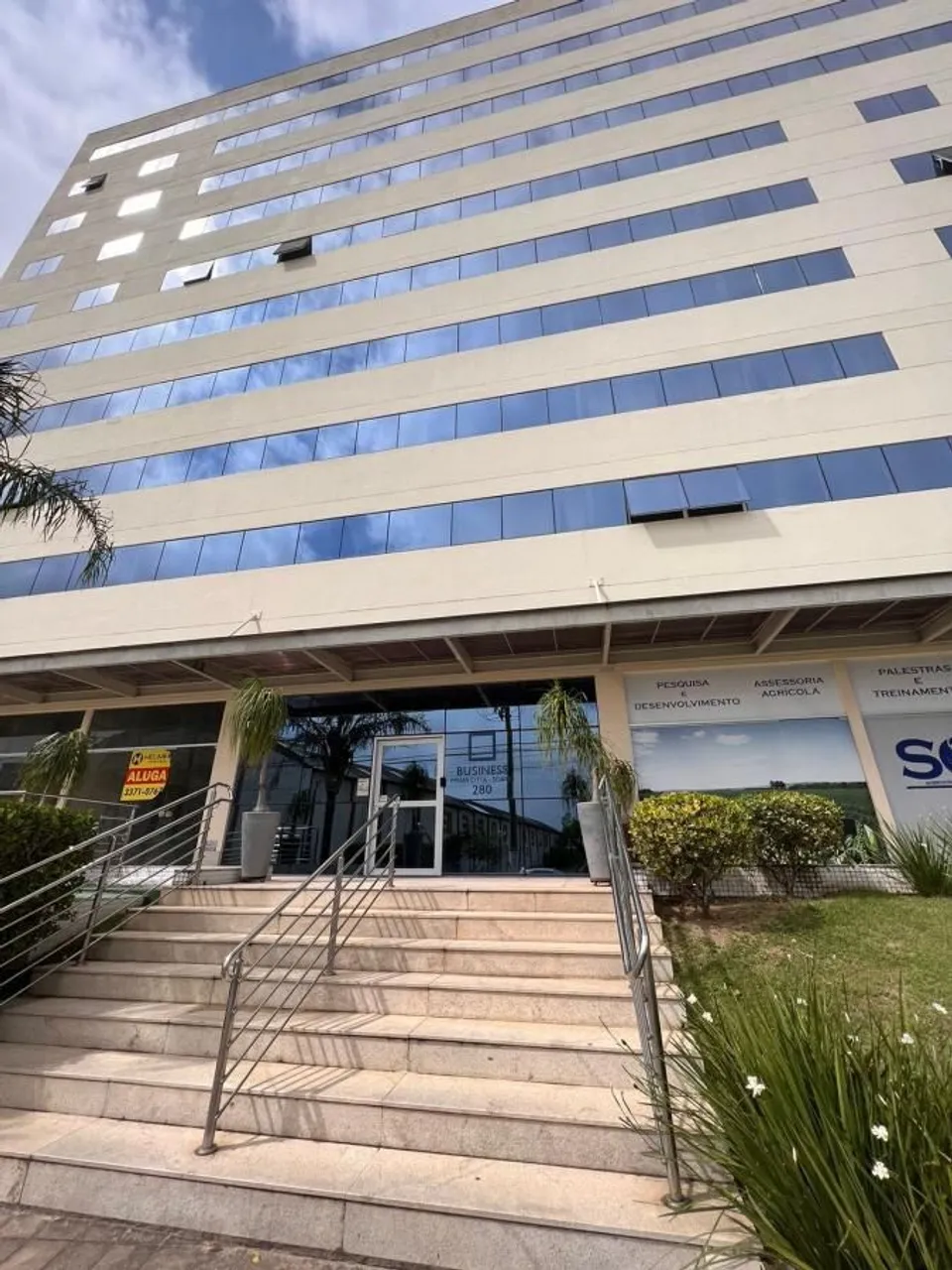 Vendo Sala Comercial Escriturada.
