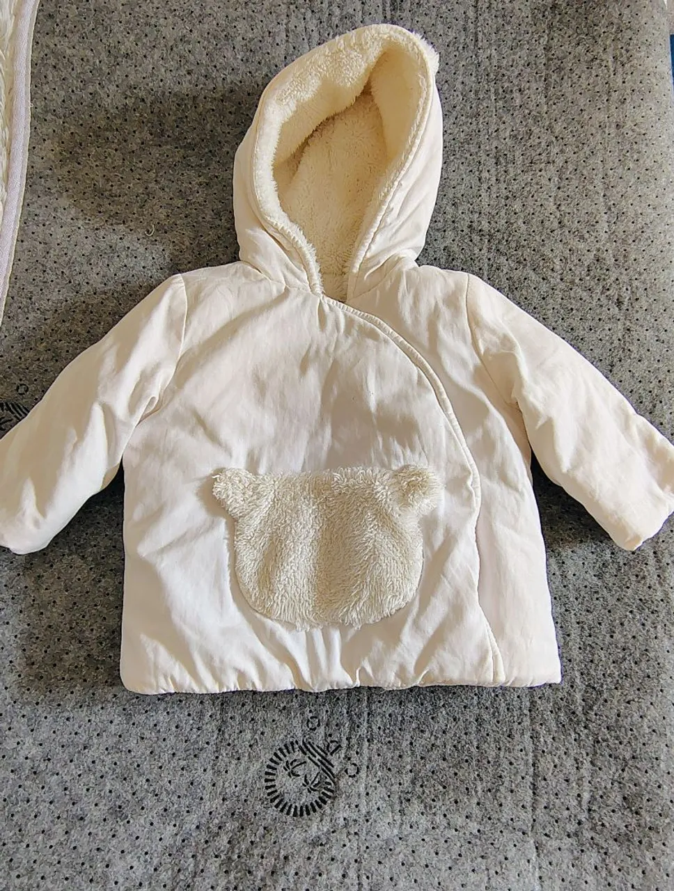 Casaco Infantil com Capuz de Ursinho