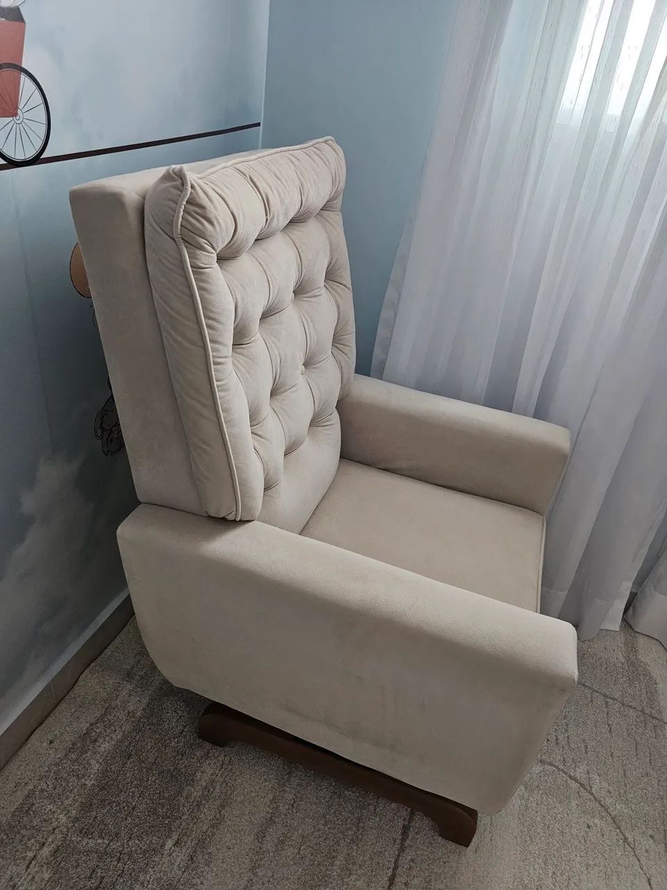 Poltrona de amamentação confortável e elegante - Foto 2