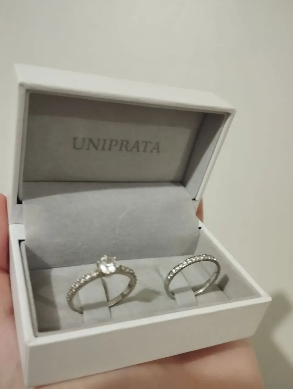 Anel de noivado com diamante solitário - Foto 5