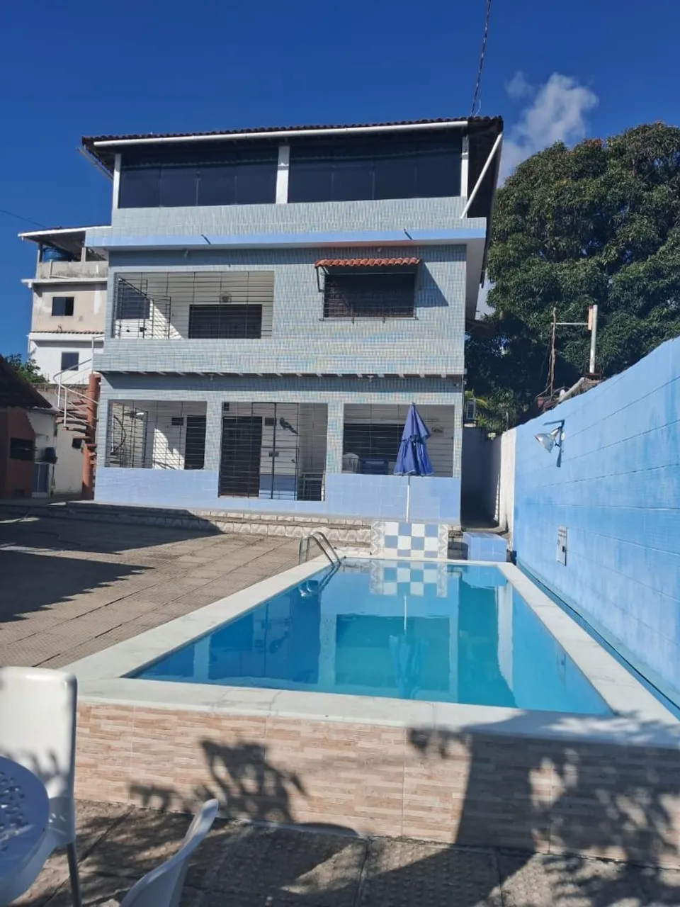 Aluga-se linda casa de praia com piscina em Enseada dos Corais