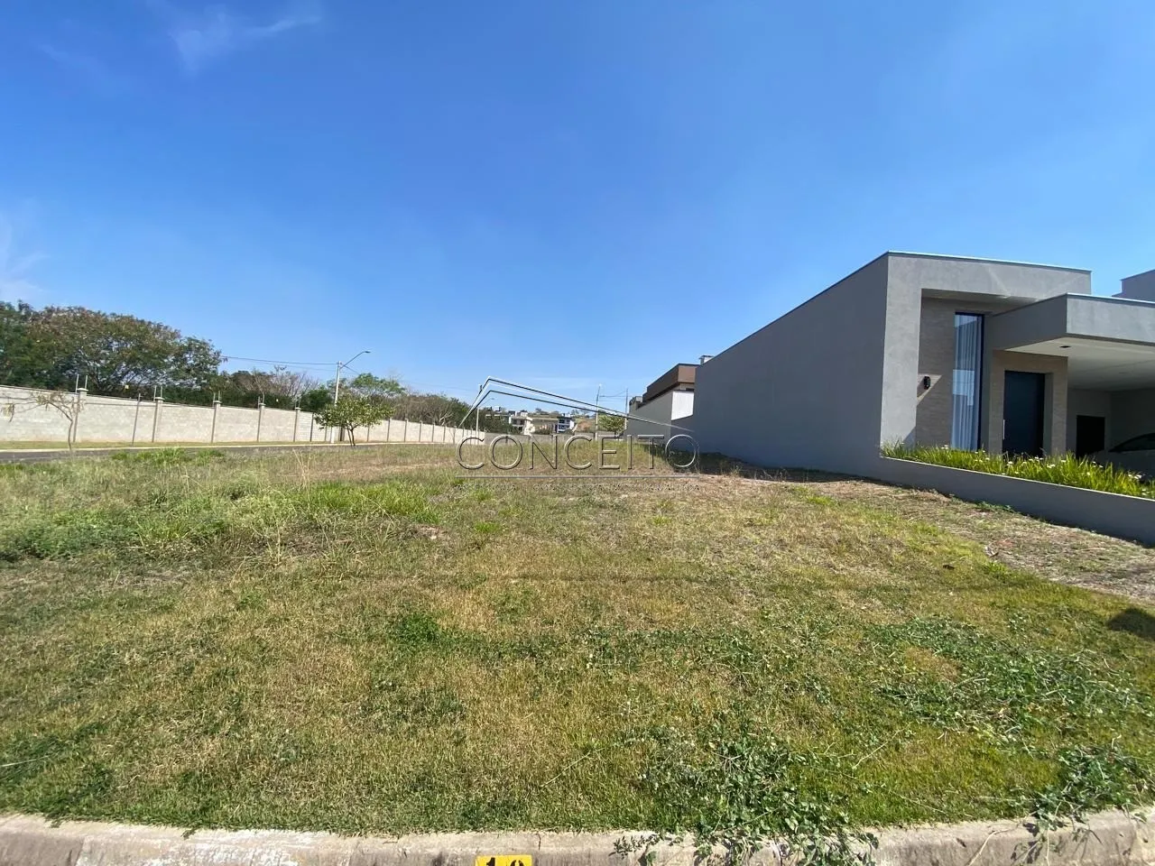 Terreno à venda no Condomínio Soleil Piracicaba com 347m² de área total.