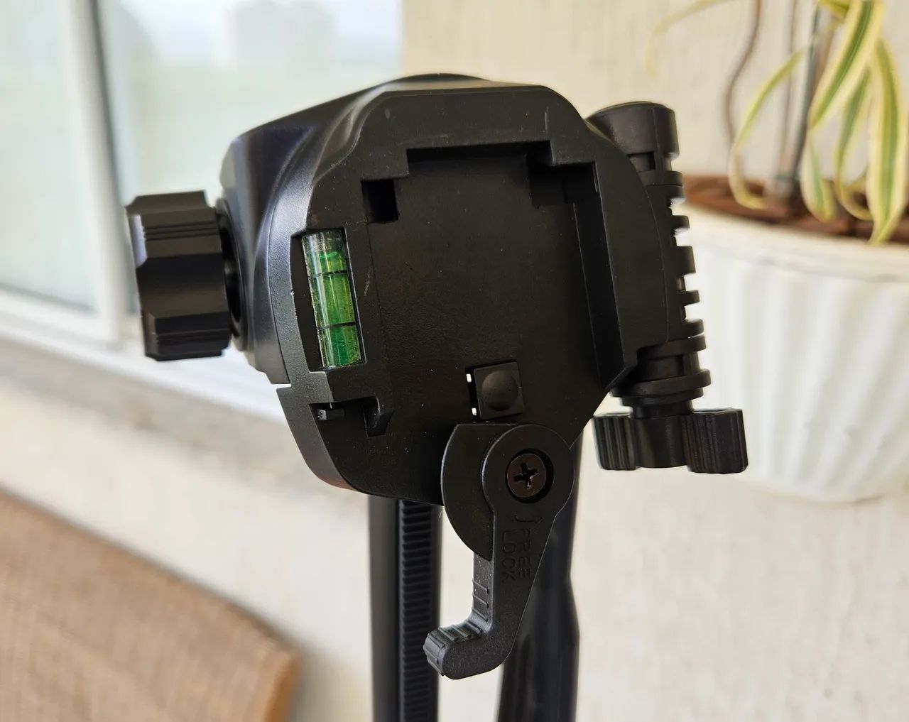 Tripé para Câmera Profissional - Estabilidade e Precisão - Foto 4