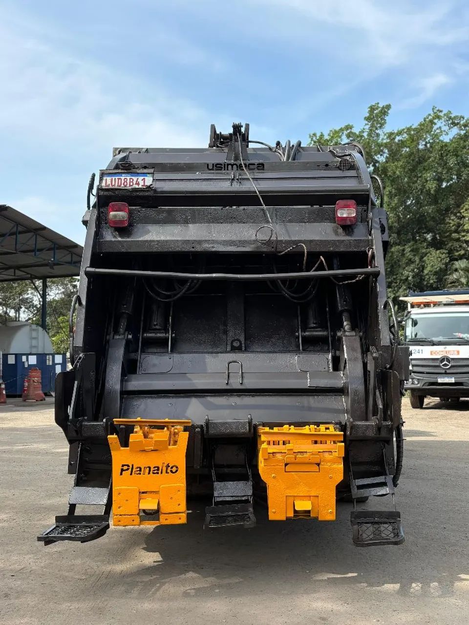Caminhão Compactador 2019 Usimeca - Foto 4