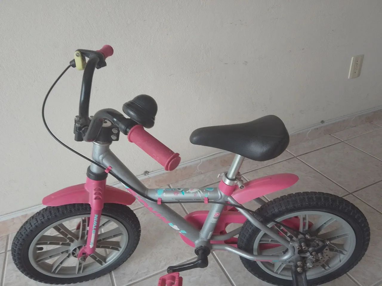Bicicleta infantil marca BTWIN - Foto 2