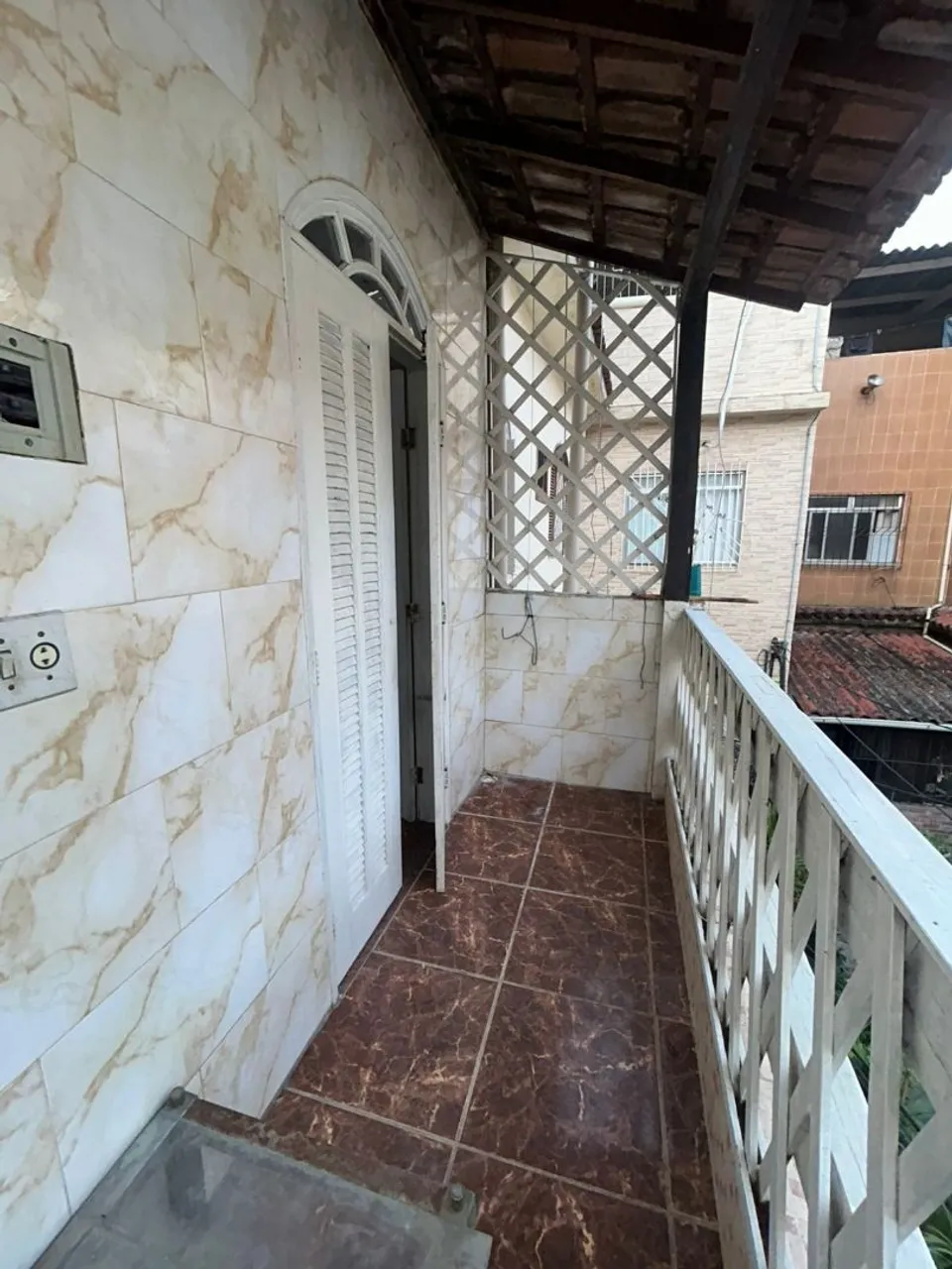 Excelente casa em vila tipo sobrado em Bonsucesso