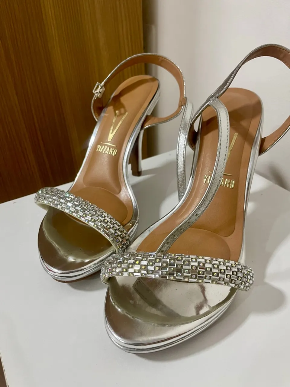 Sandália Vizzano Prata com Strass