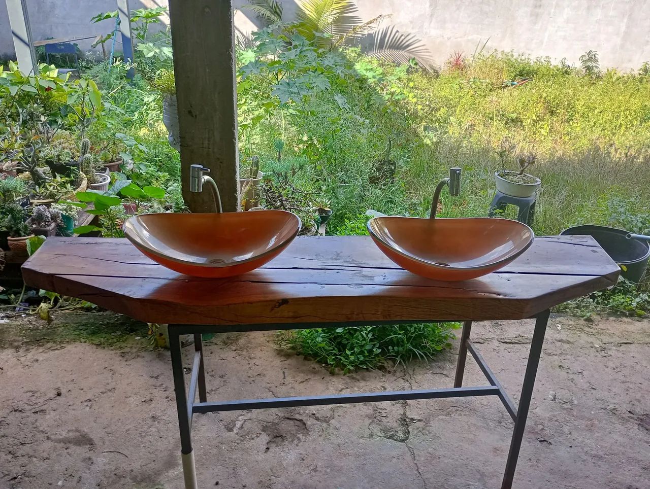 Pia, lavabo duplo  em madeira rústica 