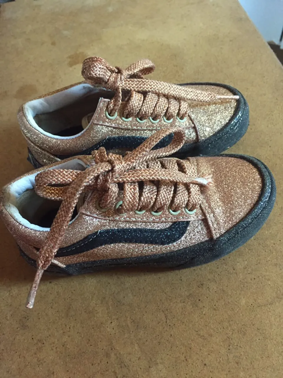 Tênis Infantil Vans Dourado e preto com Glitter