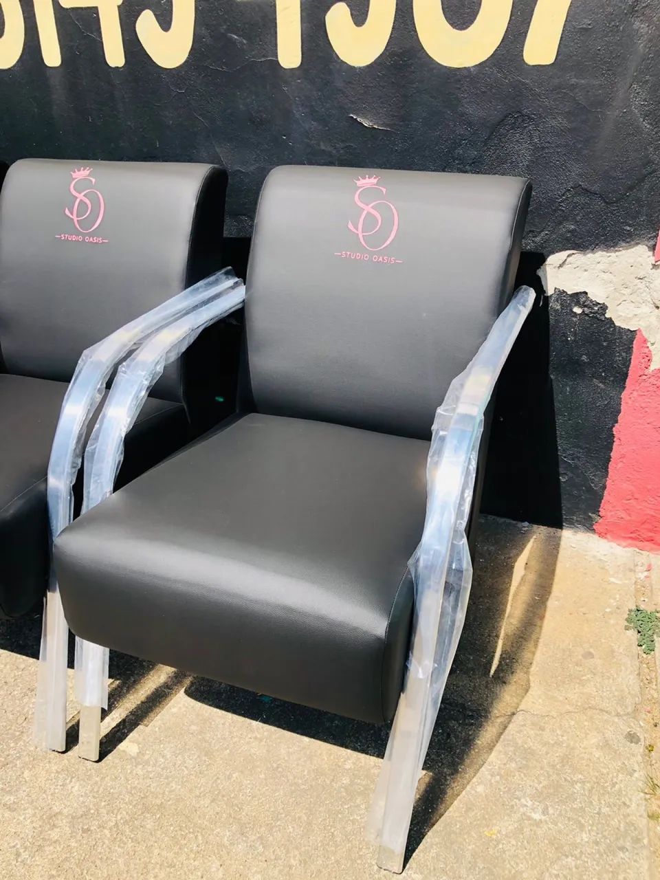 Poltronas de fábrica com opção de logo bordado 