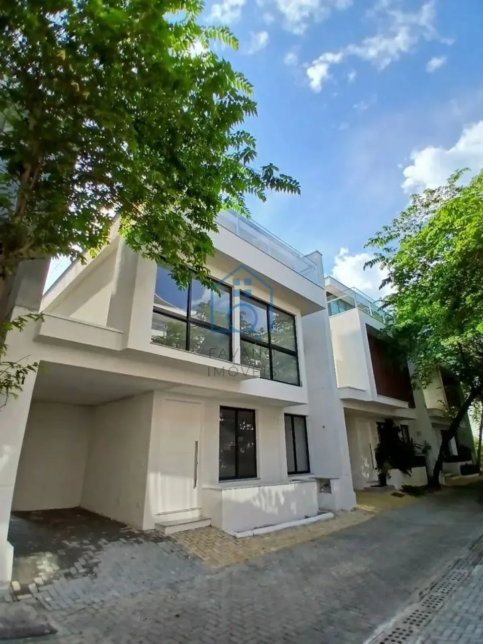 Luxuosa Casa Tríplex a 200m da Praia de Camburi! ??