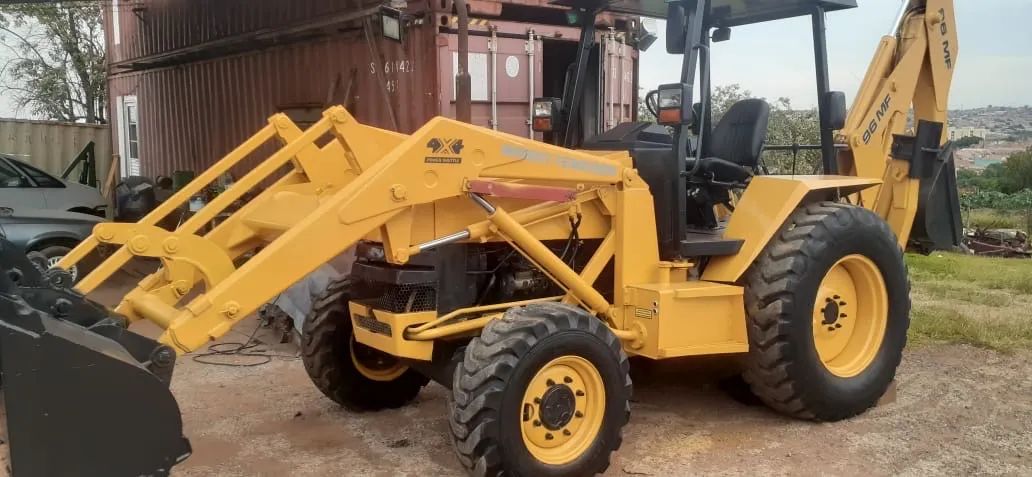 Retroescavadeira  - Foto 2