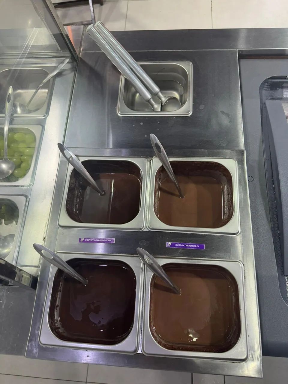 Balcão refrigerado com pista fria self service açaí sorvetes - Foto 5