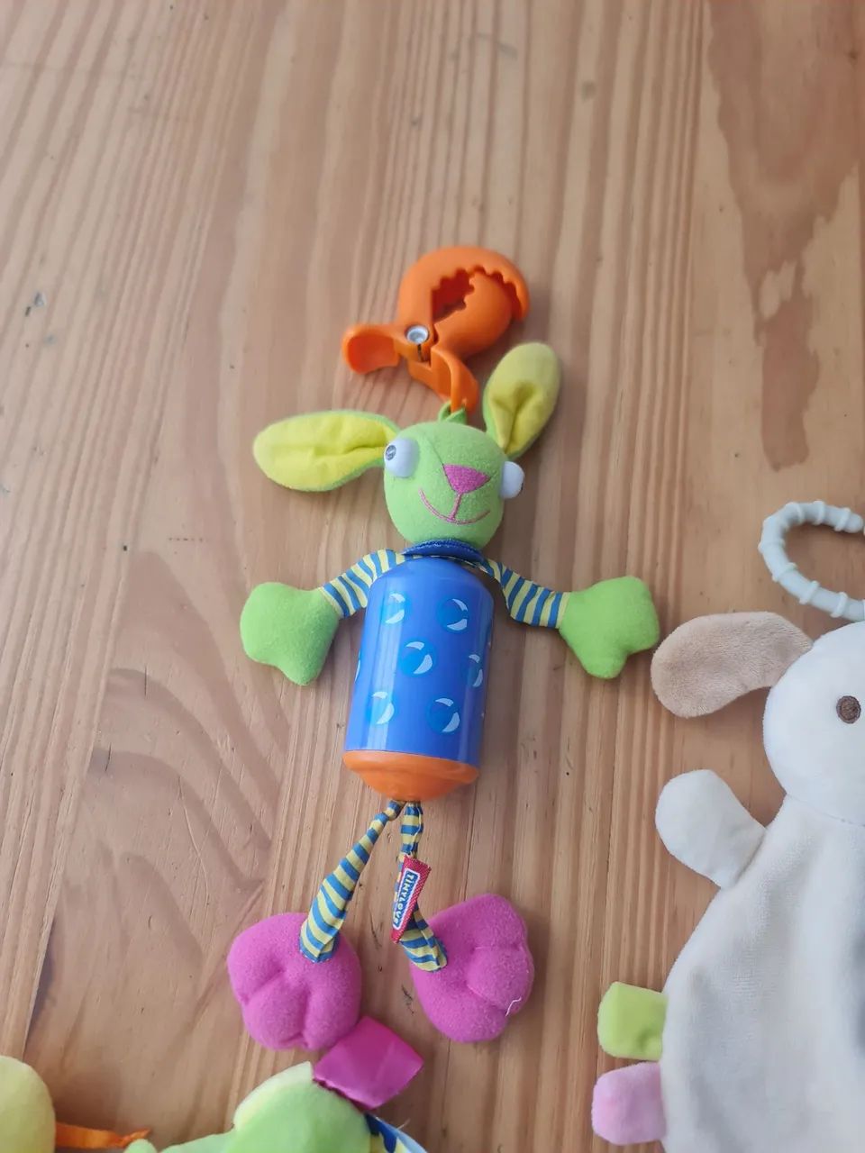 Kit de Pelúcias Infantis - Pendurar no Carrinho -  Sensorial - Divertidas e Coloridas - Foto 3