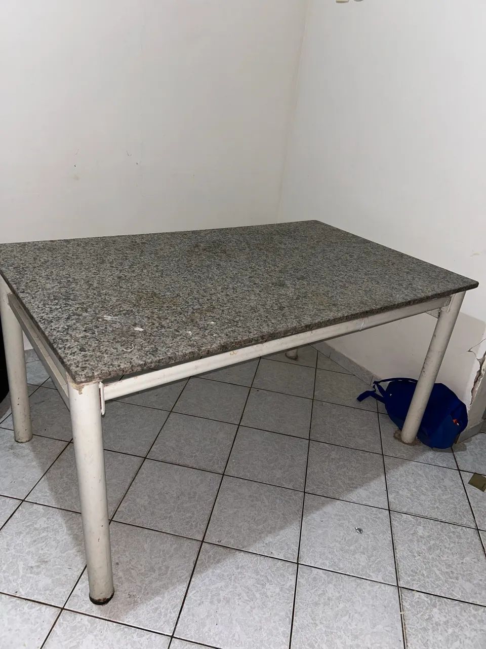 Vendo mesa com tampão 
