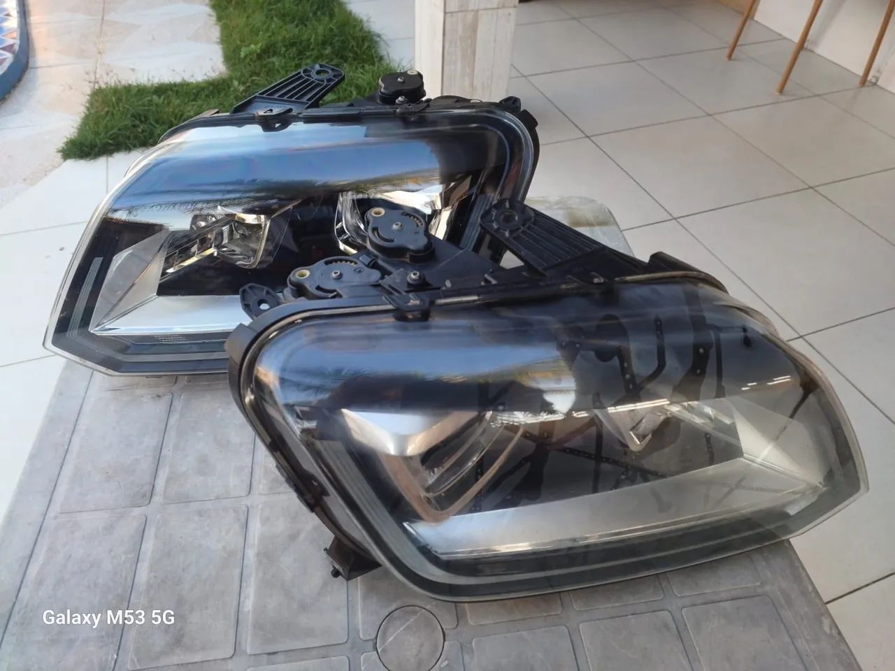 VENDO FAROL AMAROK 2019