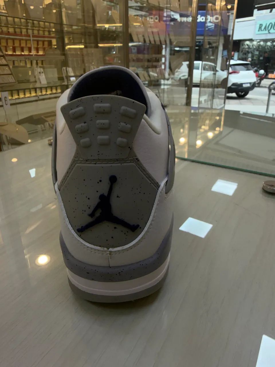 Air Jordan 4 Retrô 41 com 27,5 cm - Foto 2