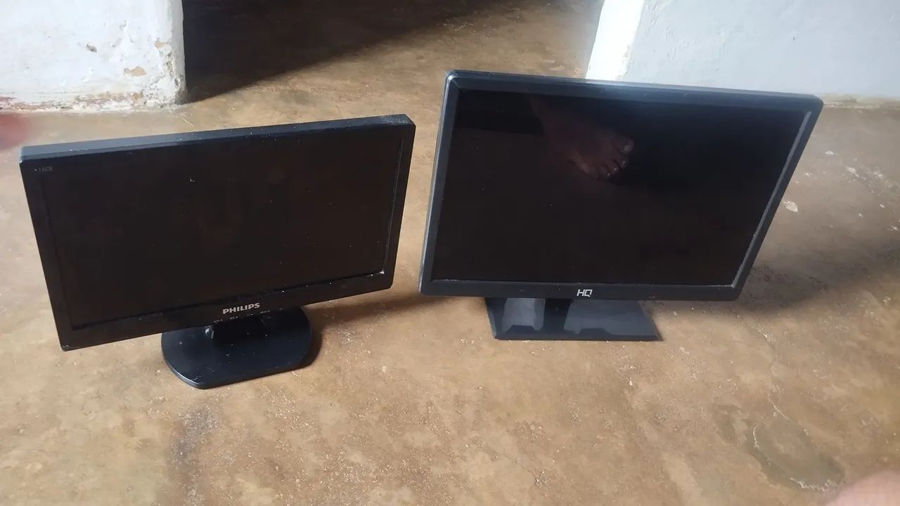 Monitores usados com tela manchadas