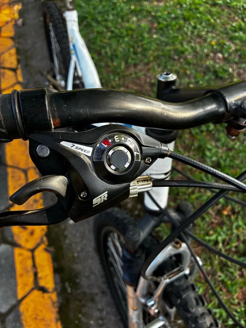 Bicicleta mormaii 21v aro 26  - Foto 4
