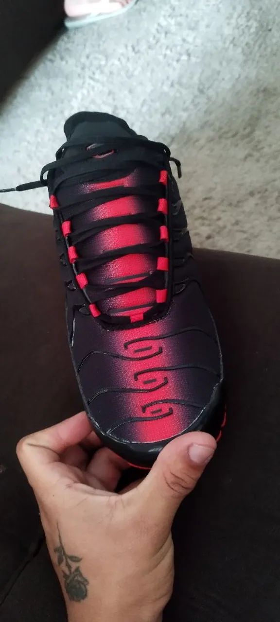 Nike tn, preto com vermelho - Foto 2