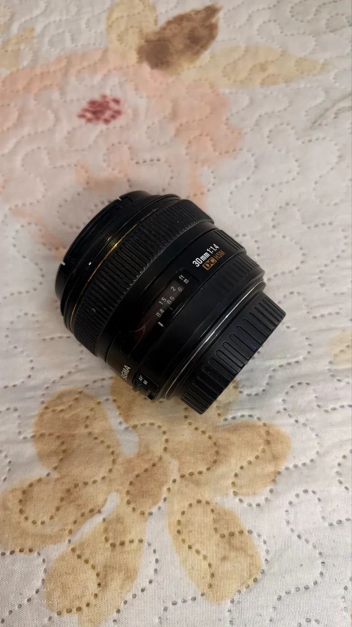 Lente Sigma para Canon 30mm f/1.4 EX DC HSM - Funcionando Perfeitamente - Foto 2