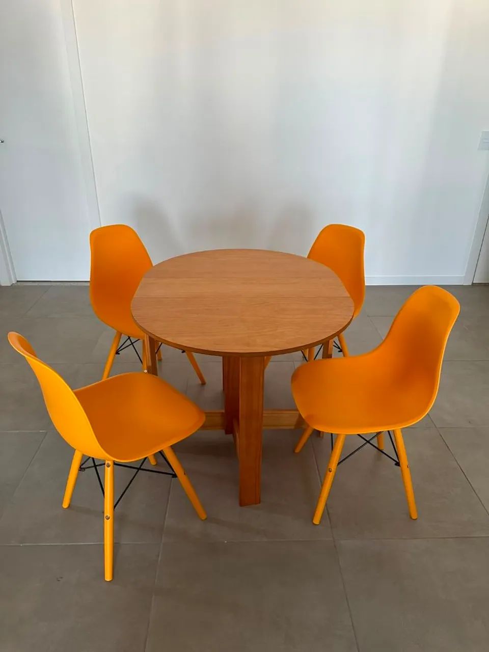 Conjunto de 4 cadeiras em excelente estado  - Foto 3