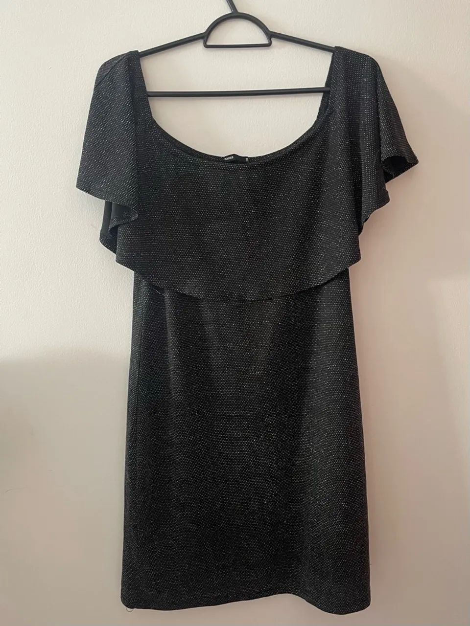 Vestido brilhante preto e prata