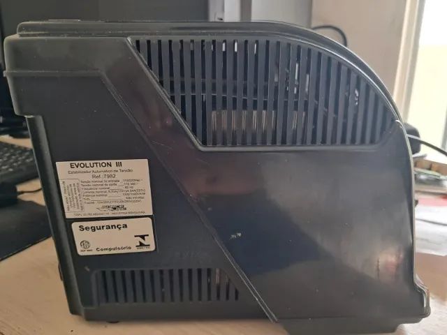 Estabilizador Evolution III de 1000 va - Foto 5