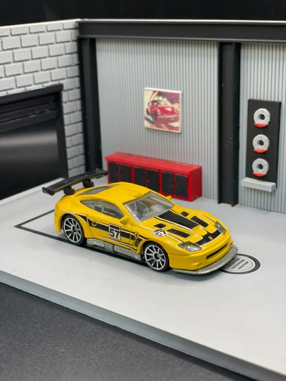 Hot wheels Ferrari 575 GTC (Nova)