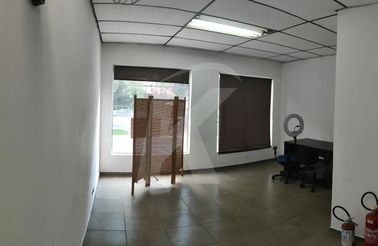 Sala comercial em Santana com 01 vaga descoberta