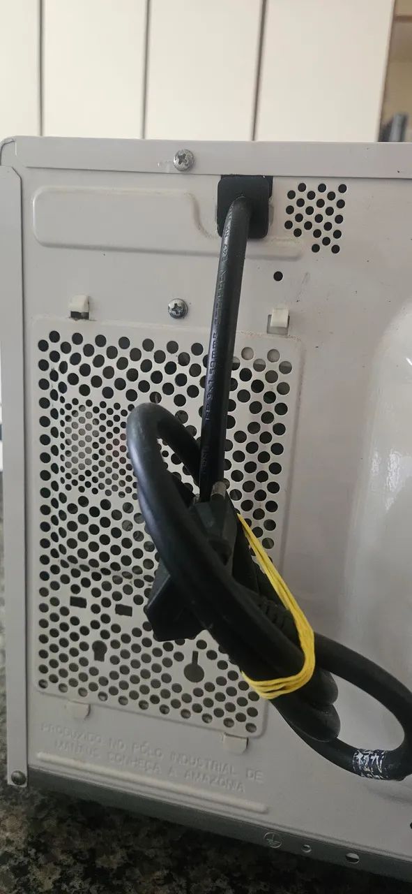Micro-ondas Electrolux 31L com defeito - Foto 5